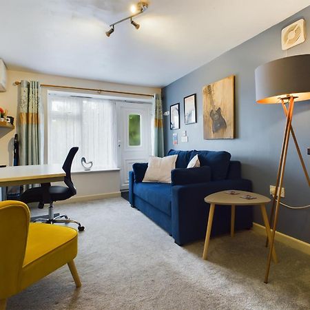 Lovely 1 Bedroom Apartment With Parking Reading Eksteriør billede