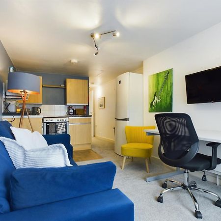 Lovely 1 Bedroom Apartment With Parking Reading Eksteriør billede